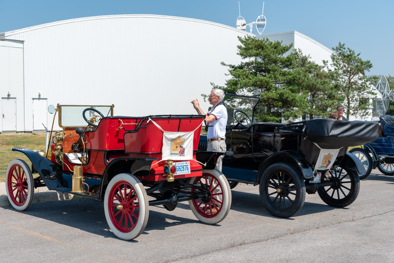 Illustration for article titled Horseless Carriages Visit Our Museum